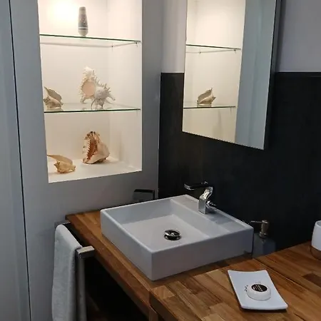 Romantique Avec Jacuzzi Privatif Lägenhet Gardonne